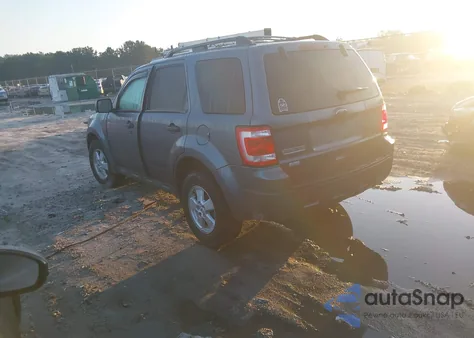 2010 Ford Escape Xlt from USA, damaged, VIN 1FMCU9D70AKB89585